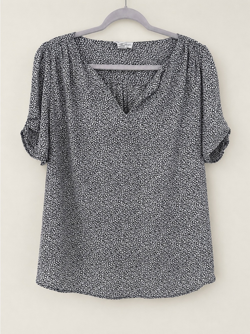 cupcakes & cashmere Black and White Printed V-Neck Blouse